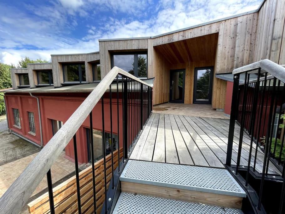 Grosse Wohnung Mit Loggia Templin Exterior foto